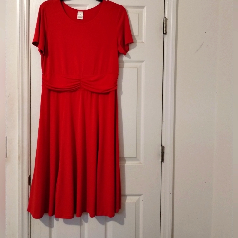 Pretty red dress size Large